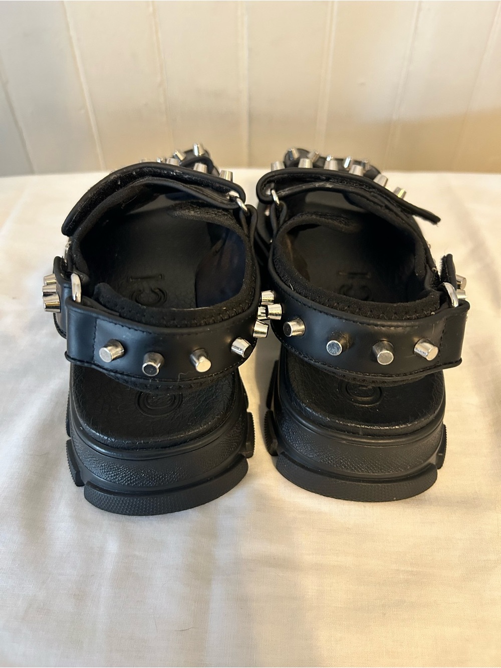 Authentic Gucci Aguru Studded Sandals/Men’s 7- Women’s 8.5 - Picture 4 of 7